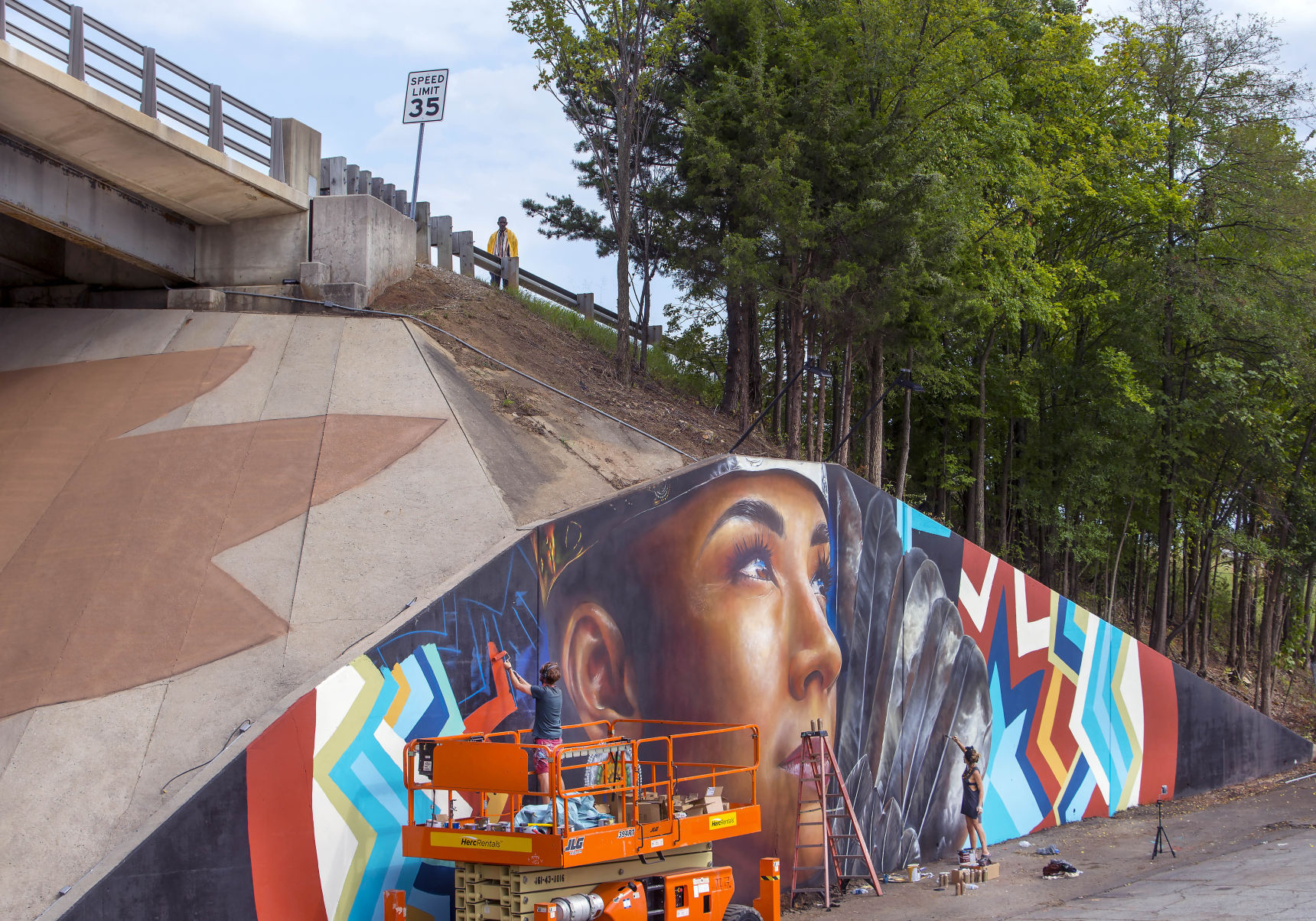 Murals at Eugene Street overpass